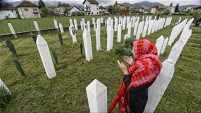 Kitarovic, Boşnakların katledildiği köyü ziyaret etti