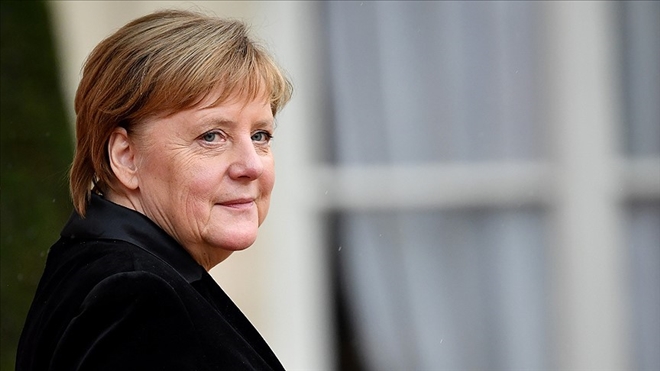 Almanya Başbakanı Merkel: Gerçek bir Avrupa ordusu vizyonu üzerinde çalışmalıyız