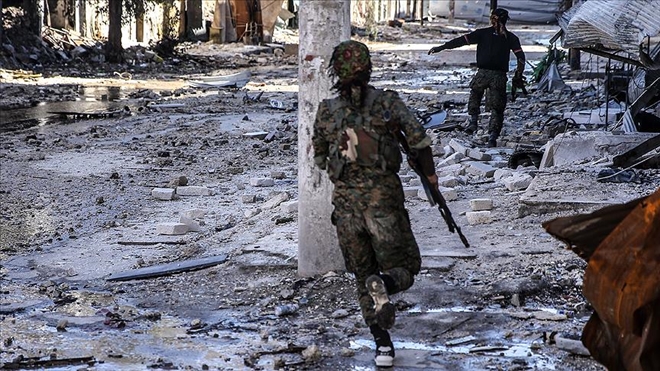 Deyrizor´daki DEAŞ ile YPG/PKK çatışması sürüyor
