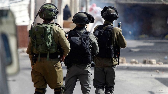 İsrail askerleri 18 Filistinliyi gözaltına aldı