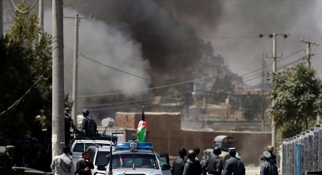 Taliban askeri kampa saldırdı.. 12 ölü