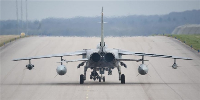 İngiltere Irak ve Suriye´deki Savaş Uçaklarının Sayısını Azaltıyor