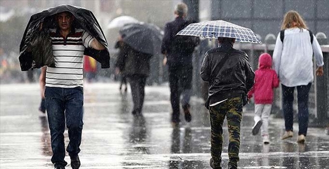İstanbullular dikkat! Bu geceden itibaren sağanak yağış geliyor