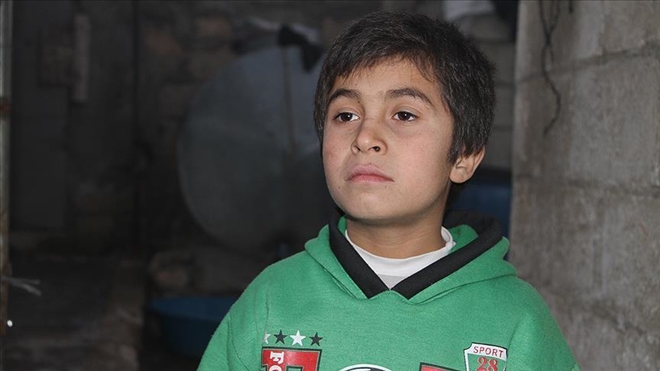 DEAŞ´ın kimsesiz bıraktığı küçük Ezidi´ye Suriyeli aile sahip çıktı