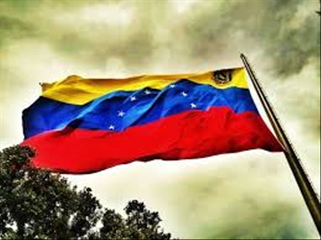 Latin Amerika´nın batan ülkesi Venezuela 2019 yılında dibe vuracak mı?