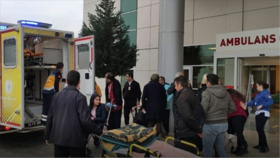 Karbonmonoksit gazından zehirlenen 103 öğrenci hastaneye kaldırıldı..
