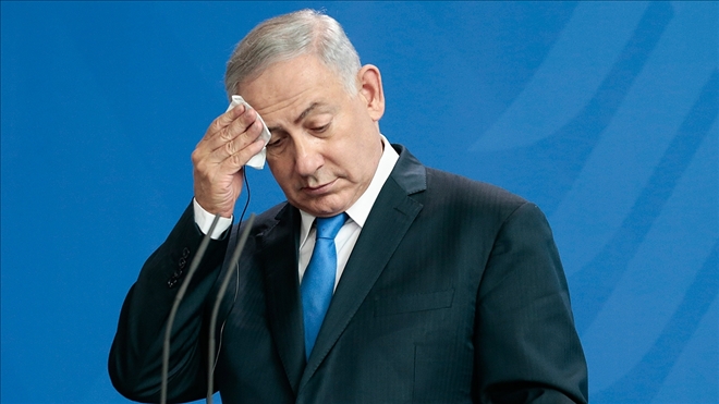 İsrail Başbakanı Netanyahu´nun en yakın rakipleri olarak gösterilen yeni siyasetçi Benny Gantz ile muhalif lider Yair Lapid, nisan ayında yapılacak seçime ortak listeyle gireceklerini açıkladı.