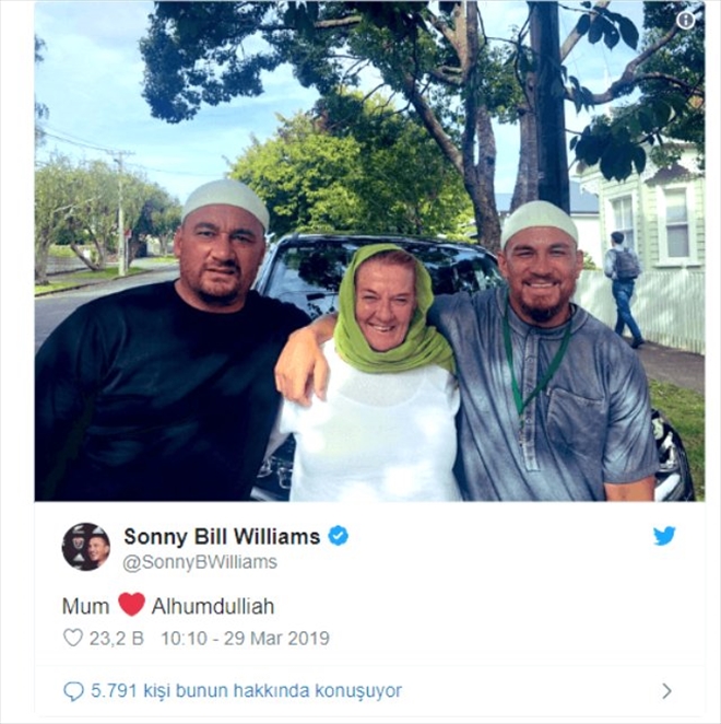 Yeni Zelandalı Sporcu Sonny Bill Williams´ın Annesi ve Takım Arkadaşı Müslüman Oldu
