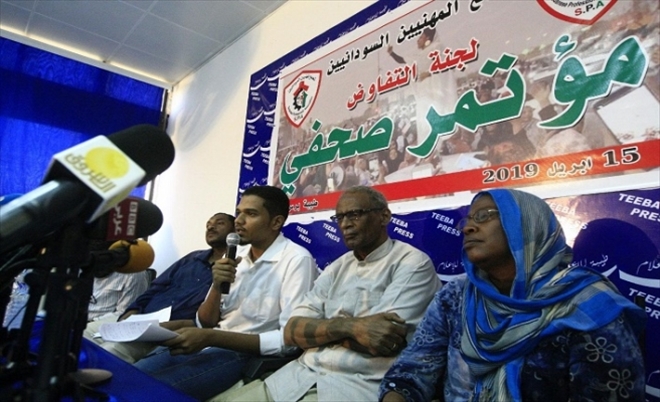Sudan Meslek Odaları Birliği, askeri konseye geçiş süreci önerilerini iletti