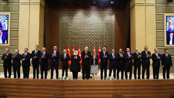 Erdoğan: Birileri istedi diye kabine değişikliği yaparsak istikrar kalmaz,