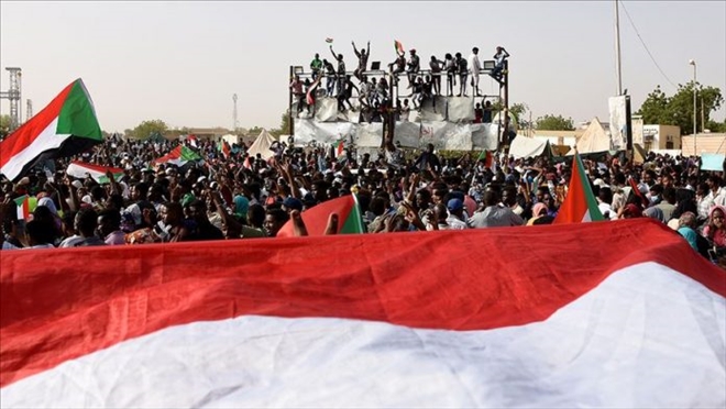 Sudan Askeri Geçiş Konseyi´nde 3 istifa..