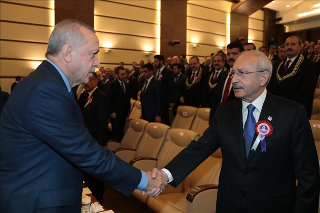 Erdoğan Kılıçdaroğlu ile AYM´nin kuruluş yıldönümü töreninde tokalaştı