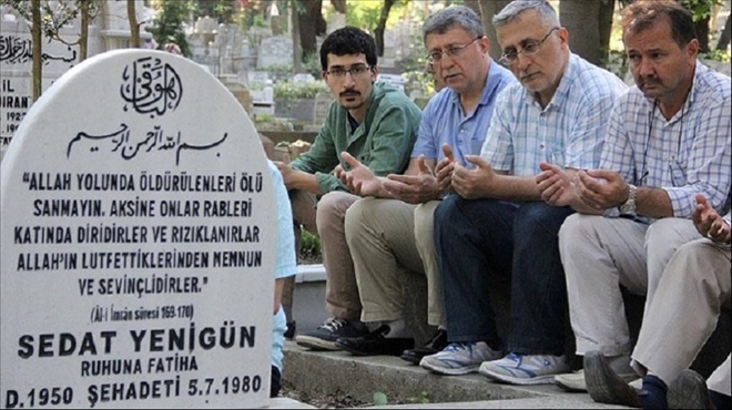 Sedat Yenigün, şehadetinin 39. yılında kabri başında anılıyor