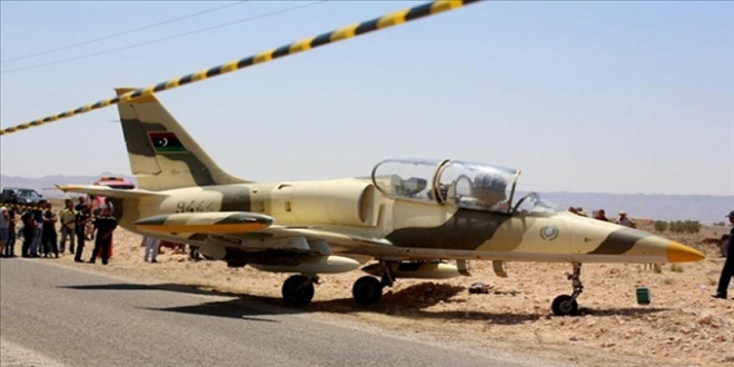 Libyalı Pilot Trablus´u Bombalamamak İçin Tunus´a İniş Yapmış 