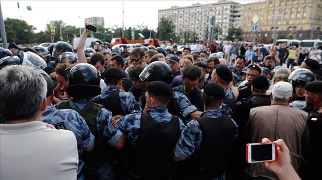 Moskova protestolarında gözaltı sayısı 600´e yükseldi