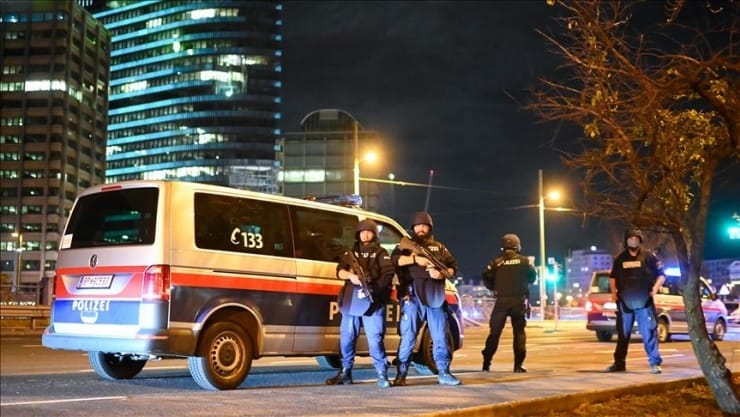 Viyana’da sinagog yakınlarında saldırı: Üç ölü, 15 yaralı