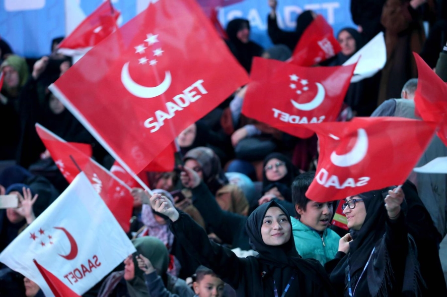 Kongre sürecine giren Saadet Partisi’nde “İstanbul Krizi”nin perde arkası