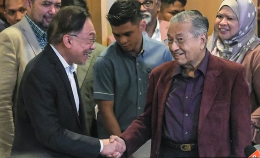 Malezya’da kaynayan siyaset kazanı