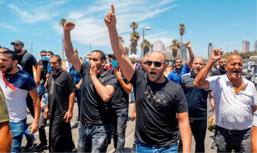 İsrail Yafa’daki Osmanlı hatırası el-İsaf Kabristanı’nı yok ediyor.. Filistinliler protestoda…
