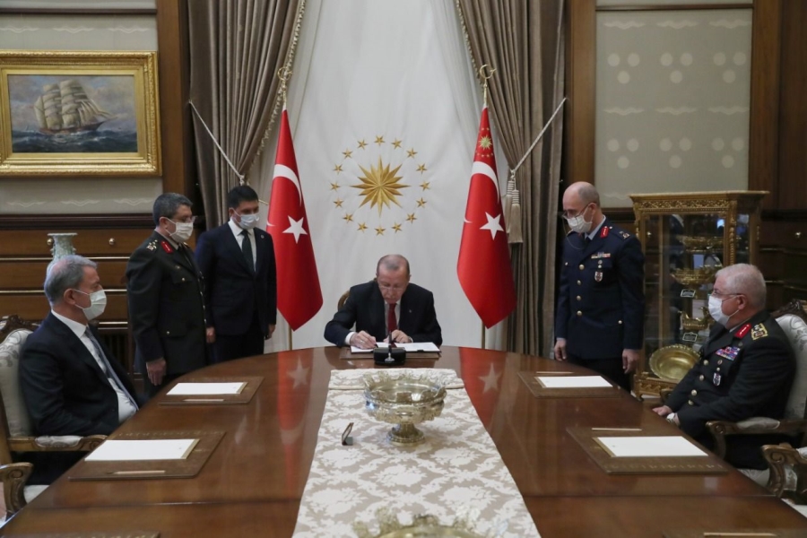 Cumhurbaşkanı Erdoğan onayladı! YAŞ kararları açıklandı