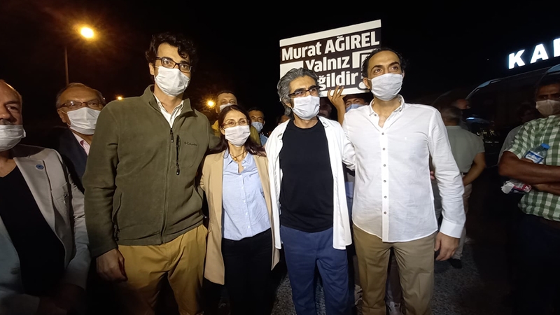 Gazeteciler Barış Pehlivan, Hülya Kılınç ve Murat Ağırel tahliye oldu