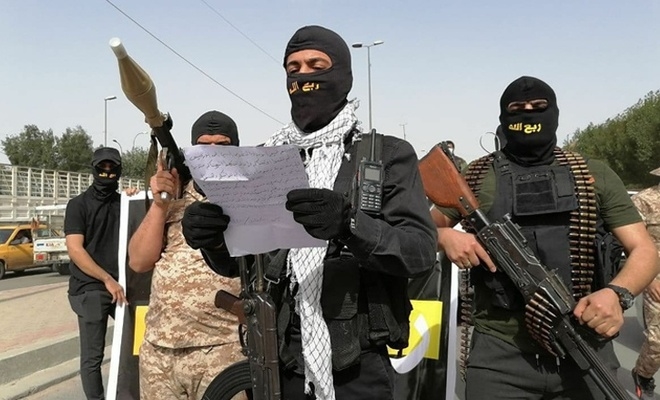 Silahlı milislerden Bağdat’ta gövde gösterisi: Başbakanı tehdit ettiler