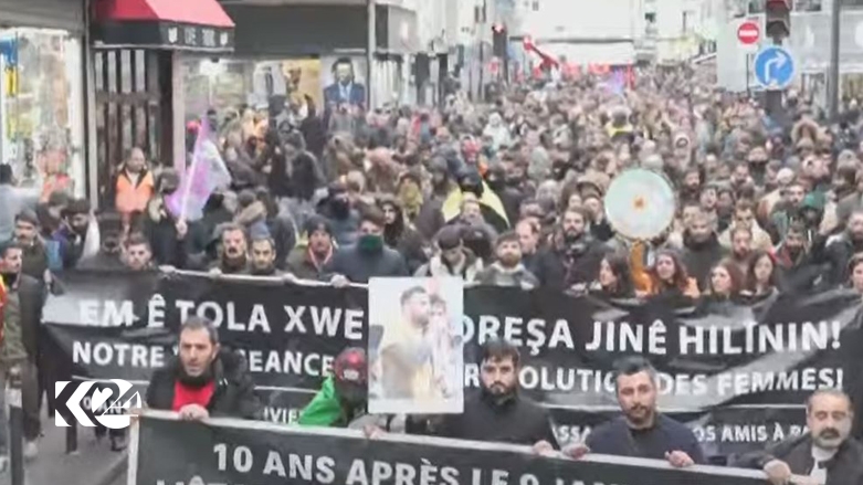 Kürtlerden Paris saldırısı protestosu