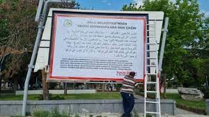 Tanju Özcan’dan sığınmacılar için Türkçe ve Arapça ilan: “Artık istenmiyorsunuz, dönün ülkenize”