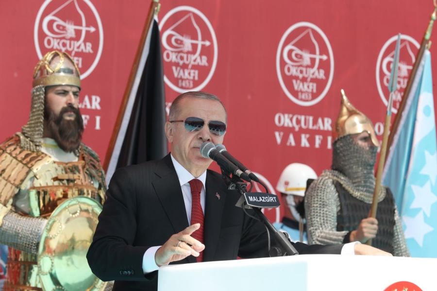 Erdoğan: Yeter ki milli ve manevi değerlerimize husumet beslemesinler, herkes başımızın tacıdır
