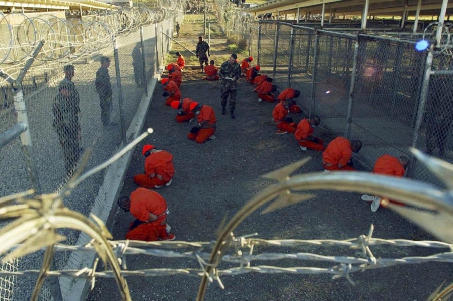 21 yıl mahkemeye çıkarılmadan Guantanamo