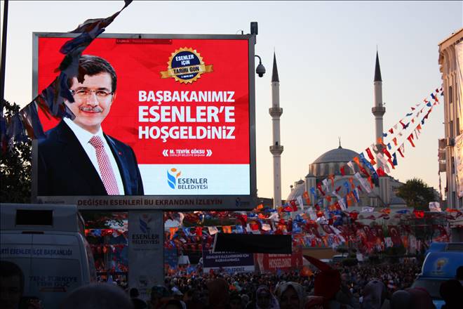 Başbakan Davutoğlu`ndan Esenler için yeni konut müjdesi