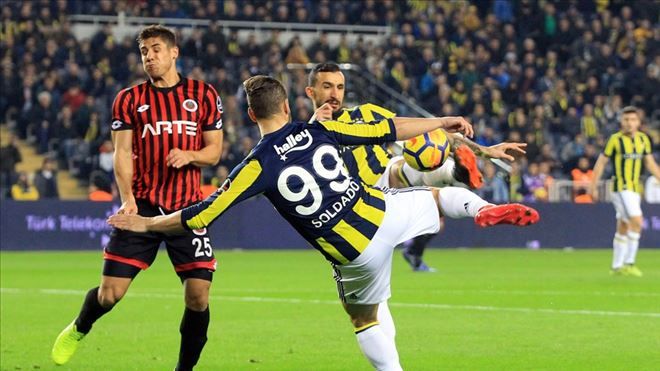 FENERBAHÇE SAHASINDA PUAN KAYBETTİ