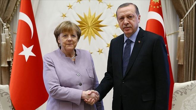 CUMHURBAŞKANI ERDOĞAN MERKEL İLE TELEFONDA GÖRÜŞTÜ