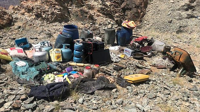 Hakkari´deki terör operasyonunda çok miktarda mühimmat ele geçirildi