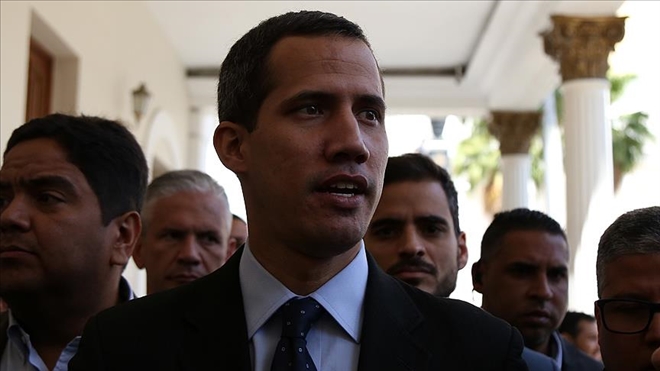 AP, Guaido´yu Venezuela´nın ´geçici başkanı´ olarak tanıdı