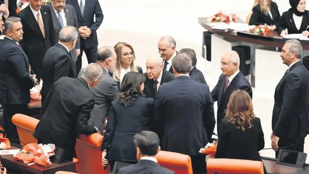 Bahçeli’nin uzanan eli