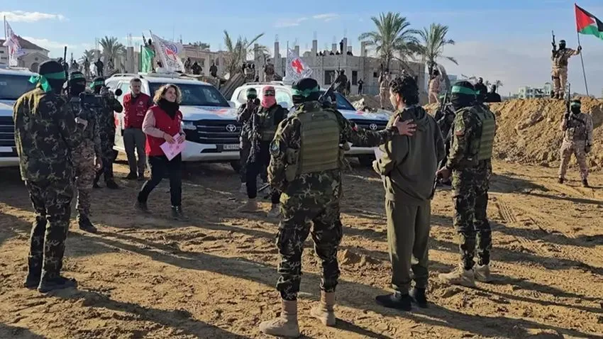 İsrail ateşkesi ihlal etti, Hamas esir takasını erteledi