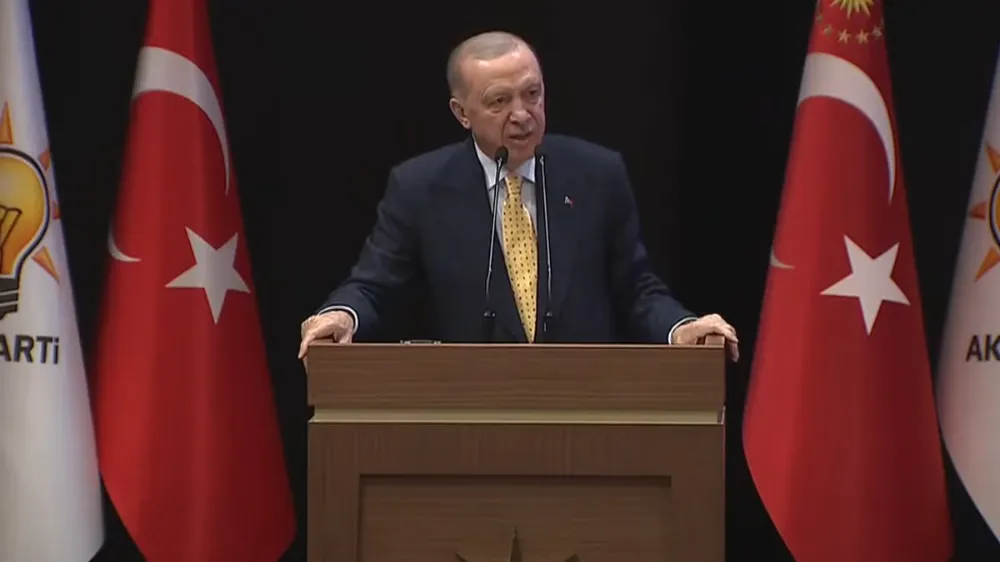 Erdoğan: Özgür Özel ayağını denk alsın yoksa çok yakında çanlar kendisi için çalacak